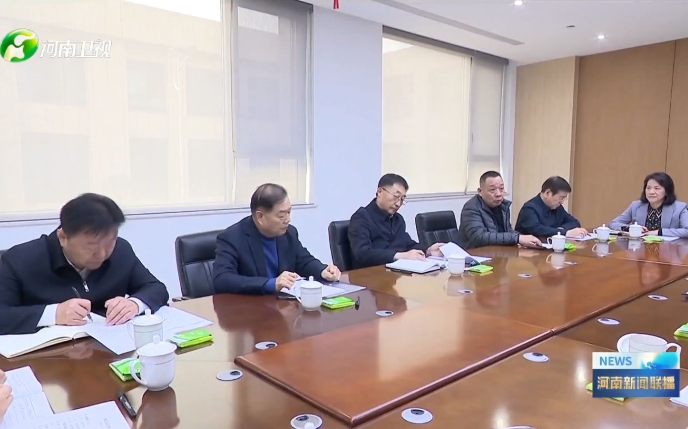 河南省委书记刘宁、省长王凯到许昌调研民营经济，华体网页版登录入口_华体（中国）集团党委书记、创始人楚金甫作为民营企业家代表参加座谈。